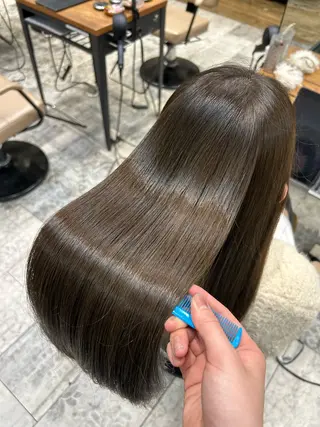 カラー 和田 茉日琉のヘアスタイル