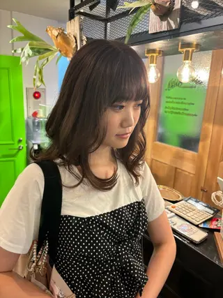 セミロング カラー SHOTA ハイライト/パーマのヘアスタイル