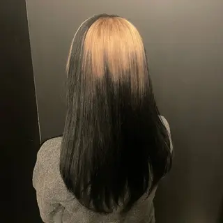 セミロング カラー HIKARI🐈⬛ レイヤー×デザインのヘアスタイル