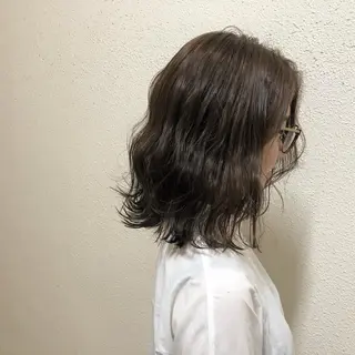 ミディアム カラー ツキノキ ミナのヘアスタイル