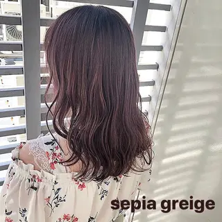 セミロング カラー 韓国🇰🇷レイヤー 映える顔周り🩷のヘアスタイル