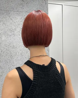 ショート 切りっぱなしボブ レイヤー/縮毛矯正のヘアスタイル