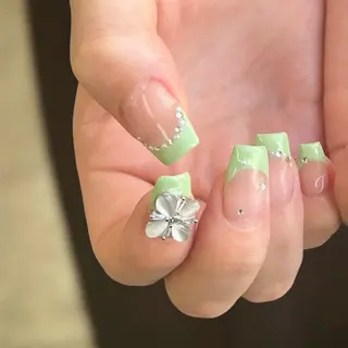 ネイル アトリエ　ミモザ所属・いまむら あかりのネイルデザイン