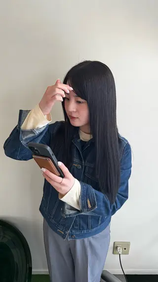 カラー ピエドプール NINAのヘアスタイル