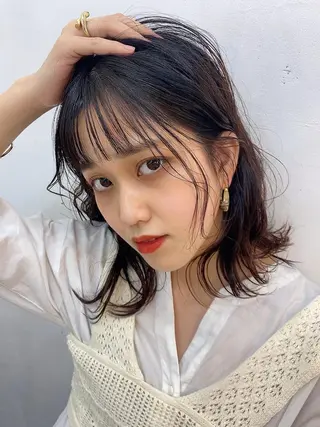 ミディアム 志賀 あずみのヘアスタイル