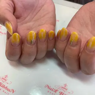 ネイル ネイルリボン 受付スタッフのネイルデザイン