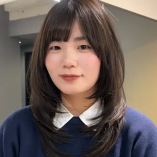 ミディアム 亀井 詩奈のヘアスタイル