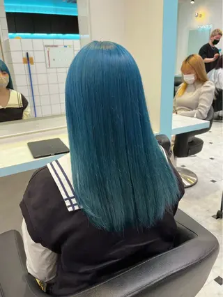 セミロング カラー ブリーチカラー 🩵MIZUKIのヘアスタイル