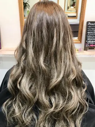 ロング カラー ヘアアレンジ Device ディバイスのヘアスタイル