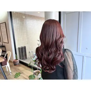 ロング カラー ツキダテ ユイのヘアスタイル