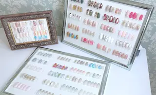 ミディアム BURGUNDY 🌹eriのネイルデザイン