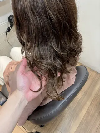 セミロング カラー okuda yuukiのヘアスタイル