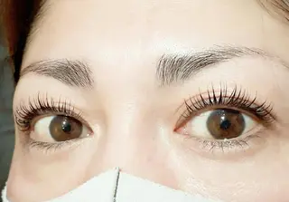 マツエク・マツパ 💜bora .のネイルデザイン