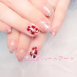 ネイル pink ladyサロン所属・べ にのネイルデザイン
