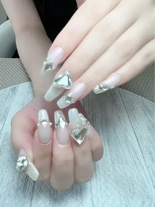 ネイル シェヌネイル JURAのネイルデザイン