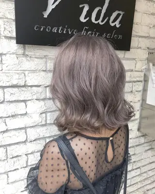 ミディアム ヤマグチ ヒカルのヘアスタイル