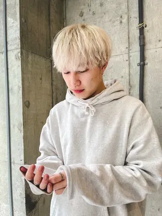 ショート メンズ センターパート/ニ ュアンスパーマのヘアスタイル