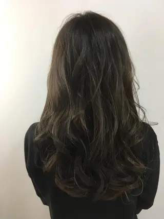 セミロング ロング カラー 髪質改善 中川　翔のヘアスタイル