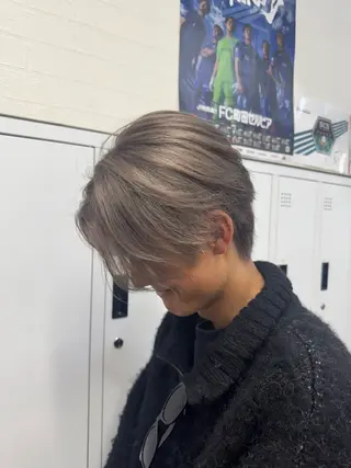 ショート メンズ apollo 横浜所属・横浜🦋ハイトーン 🫐シャドウルーツのヘアスタイル