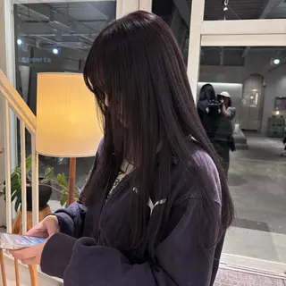 ロング カラー illatos サヤナのヘアスタイル