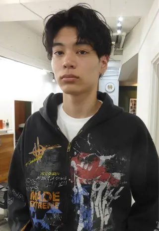 ミディアム パーマ メンズ グランジヘア 無造作ヘアHYUGAのヘアスタイル