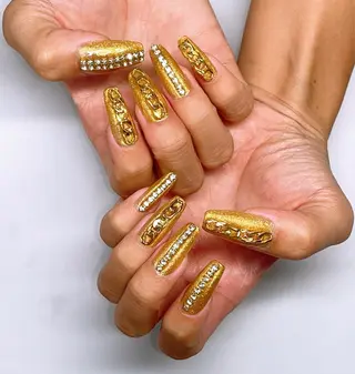 ネイル VIERU 🌈🎀💖のネイルデザイン