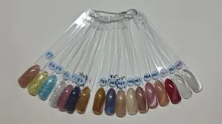 ネイル 中嶋 茜のネイルデザイン