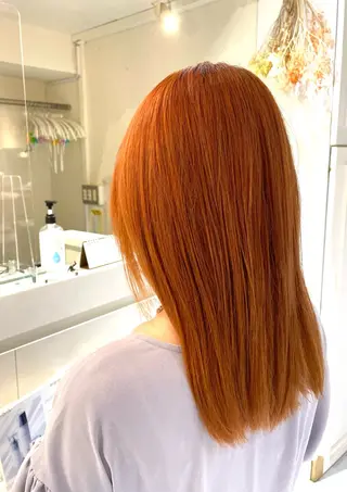 セミロング カラー 矢幡 栞菜のヘアスタイル