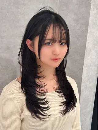 ロング 🥇KEN /レイヤー/艶カラーのヘアスタイル