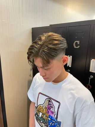 ショート カラー 浦野 翔のヘアスタイル