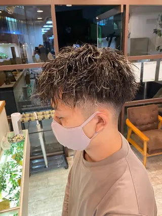 ショート メンズ メンズ曲がる 縮毛矯正/駅徒歩4分のヘアスタイル