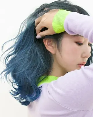 セミロング 艶髪サラサラカラー 🌈前原健吾のヘアスタイル