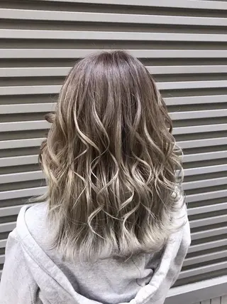 ロング カラー ヘアアレンジ Device ディバイスのヘアスタイル