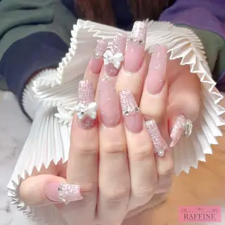 ネイル RAFFINE 月🦋🩵のネイルデザイン