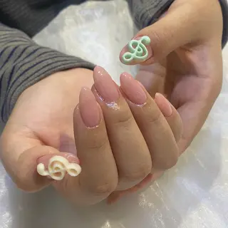 ネイル Nailsalon LaLa-Ange所属・Sayaka 🎀のネイルデザイン