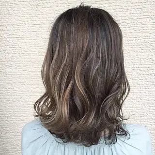 ミディアム カラー ブリーチ/ヘアケア/ 艶髪/イギチハルのヘアスタイル