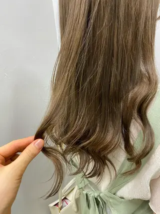 セミロング カラー ヘアアレンジ 韓国風ベージュ🤎 赤みなし🌿横浜🤎のヘアスタイル