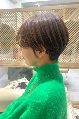 ショート カラー 安永 涼のヘアスタイル