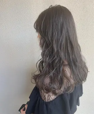 ミディアム カラー GiseL アンリのヘアスタイル