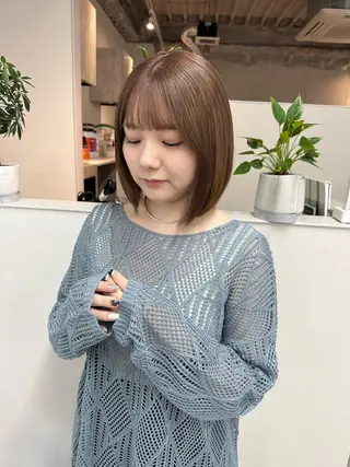 ミディアム KAORU オリーブカラーのヘアスタイル