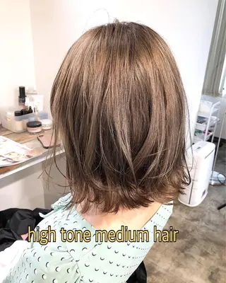 ミディアム カラー ハイトーン/レイヤー /ケアブリーチ石川治のヘアスタイル