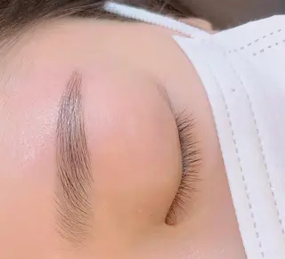 アイブロウ eyelash/eyebrow　salon Fika所属・水軒 朋美のマツエク・マツパデザイン