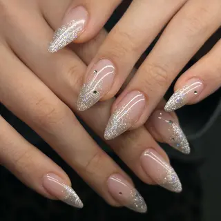 ネイル ⁸ᵃᵖᵖʸ🐝⋆゜ MöEのネイルデザイン