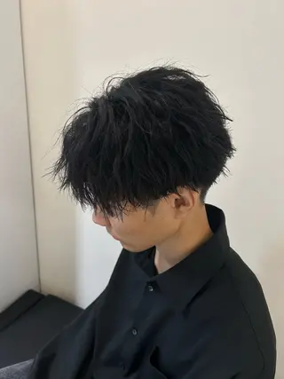 パーマ メンズ ラウンドマッシュ/ フェザーショート大阪のヘアスタイル