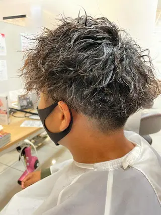 パーマ メンズ ザクザクレイヤー 🍀/ブリーチ/小田のヘアスタイル