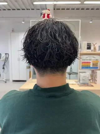 パーマ メンズ メンズパーマ/ スパイキー/フェードのヘアスタイル