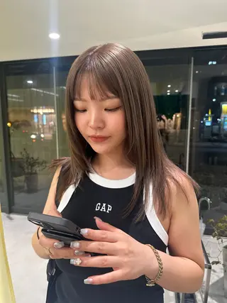 ミディアム M所属・ハイトーン/透け感 カラー🎀真香のヘアスタイル