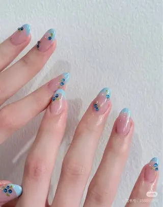 ネイル 穎 アオリのネイルデザイン