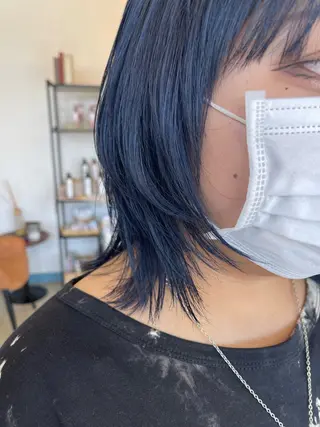 ミディアム カラー 吉田 真尋のヘアスタイル