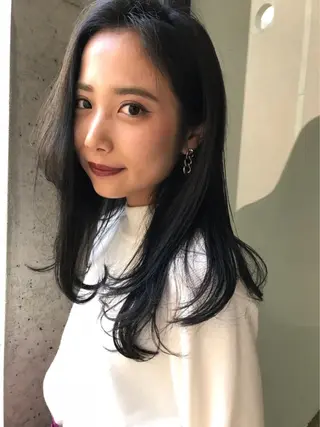 セミロング カラー moana surfriderのヘアスタイル